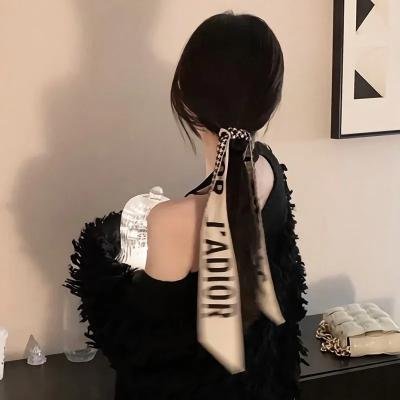 抽象画中的越南少女2